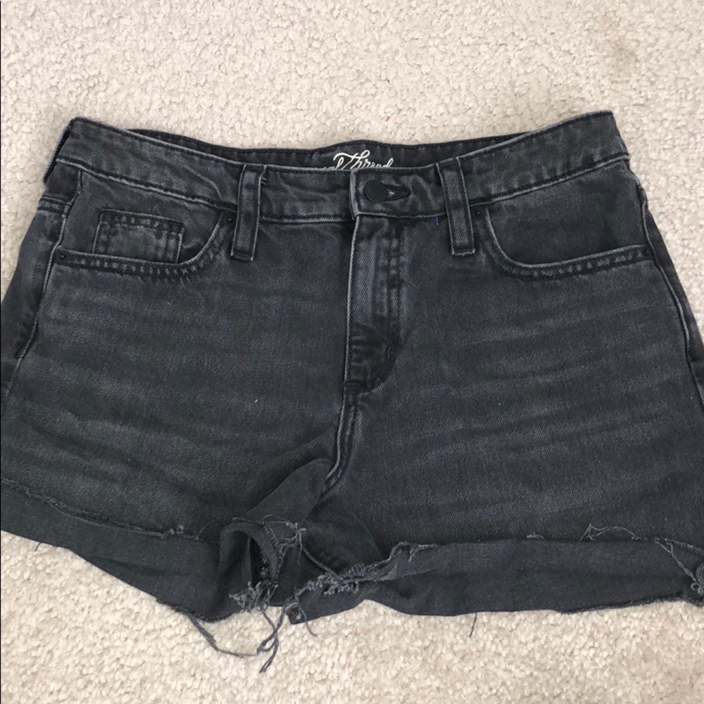 Universal thread shorts